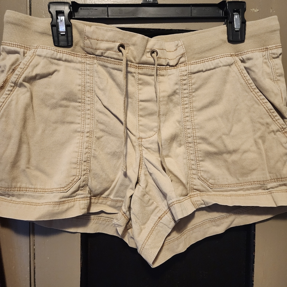 Naturals/Bass Pro Shorts